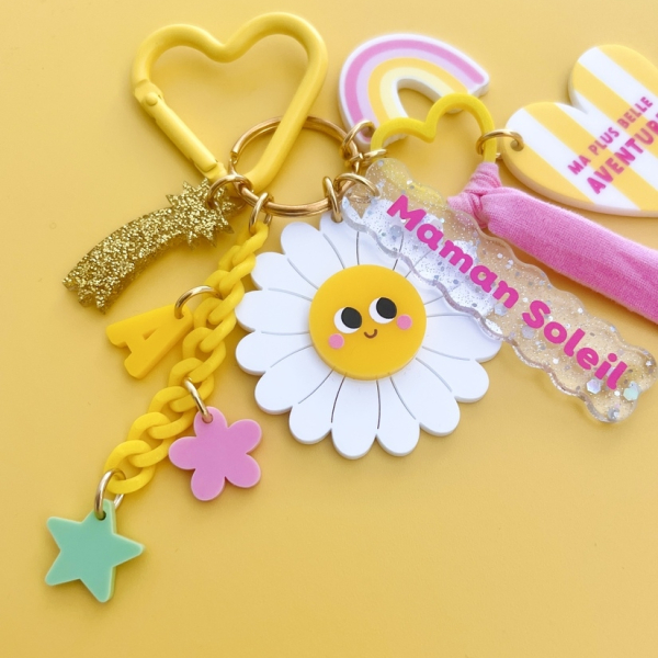 Porte-clés grigri Maman soleil coloré avec personnalisation initiales