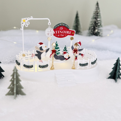 Figurine pingouin de Noël pour village miniature