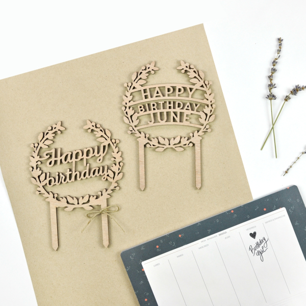 Décoration gâteau d'anniversaire, cake topper en bois couronne de fleurs