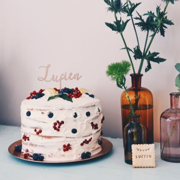 Cake topper en bois personnalisé calligraphie fine anniversaire enfant