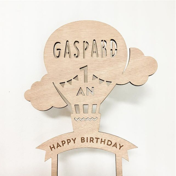 Cake topper en bois anniversaire montgolfière