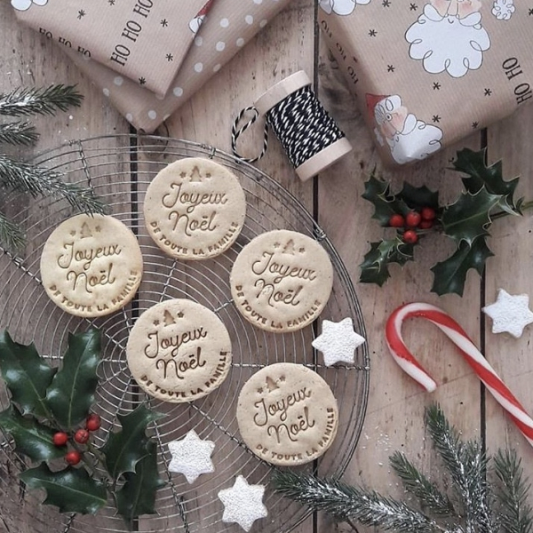 Emporte-pièce bredele joyeux noël alsace presse à biscuits