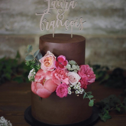 Cake topper personnalisé mariage modèle calligraphie en bois
