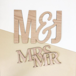 Décoration de chaise mariage Mr Mrs en bois