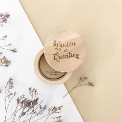 Boîte à alliances personnalisée en bois modèle calligraphie