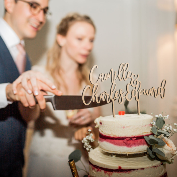 Cake topper mariage en bois personnalisé