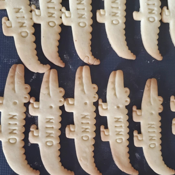 Emporte-pièce crocodile biscuits personnalisés anniversaire savane