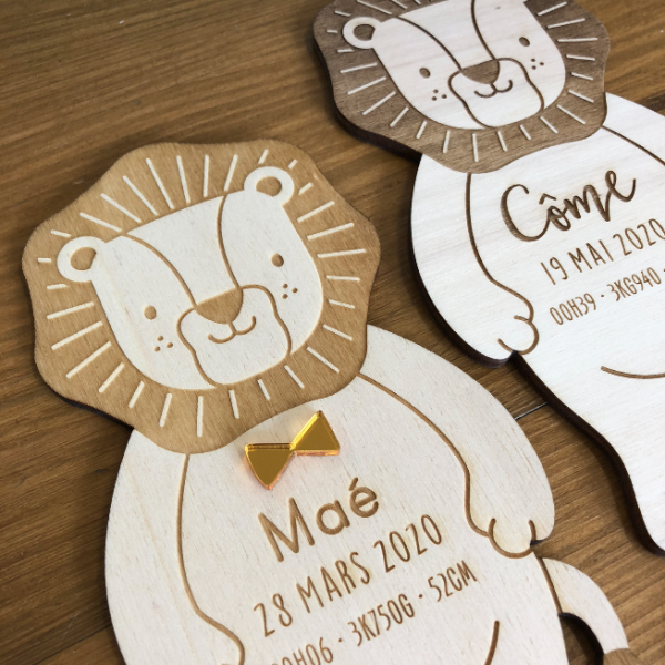 Faire-part naissance en bois thème lion savane