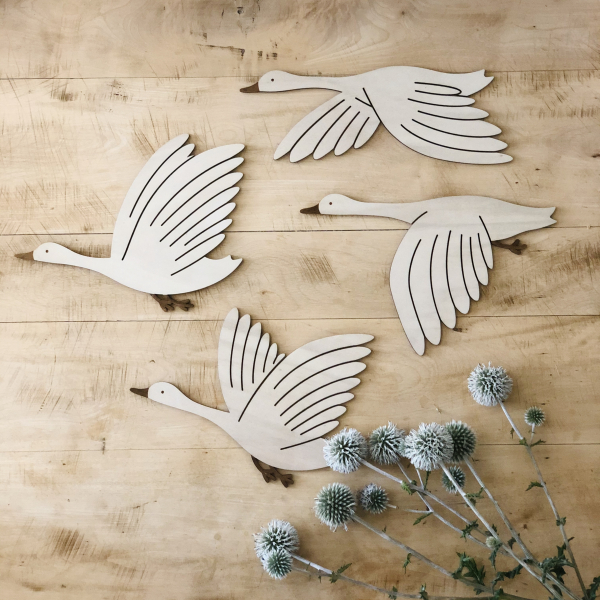 Décoration murale oies en bois envolée d'oies sauvages