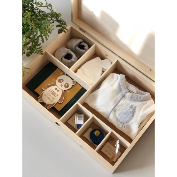 Coffret de naissance en bois avec compartiments