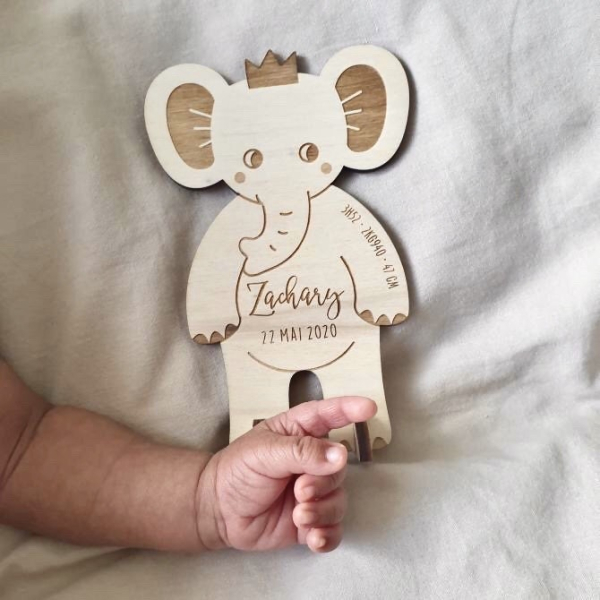 Invitation baptême originale éléphant en bois thème savane