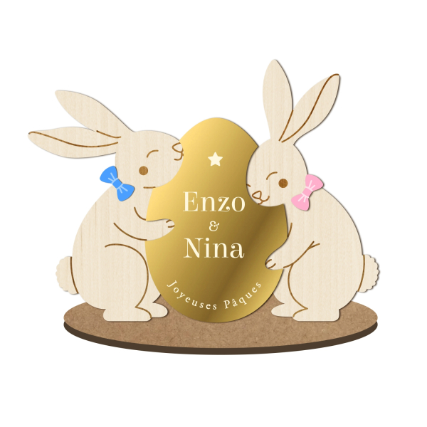 Lapins en bois et leur oeuf de Pâques, décoration personnalisée jumeaux