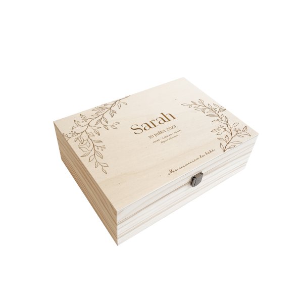 Petit coffret de naissance personnalisé modèle végétal en bois