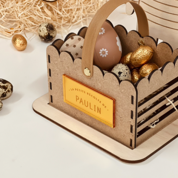 Panier en bois personnalisé pour chasse aux oeufs