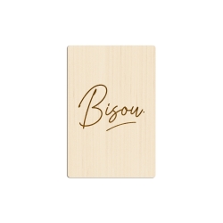 Carte postale en bois Bisou.