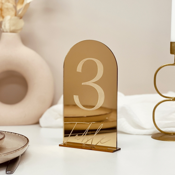 Numéros de table sur socle mariage chic