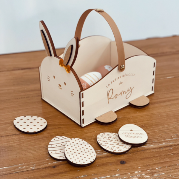 Panier en bois personnalisé chasse aux oeufs de Pâques