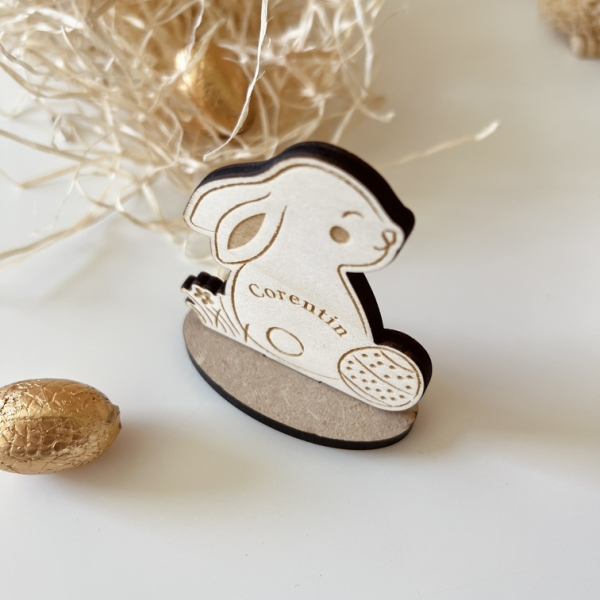 Marque-places personnalisés en bois lapin de Pâques
