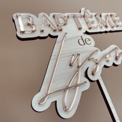 Cake topper baptême bois et plexiglas rose gold