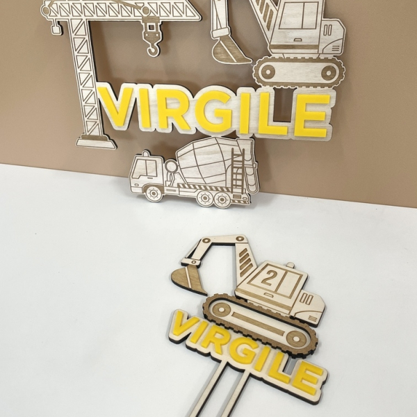 Anniversaire thème engins de chantier, cake topper personnalisé pelleteuse