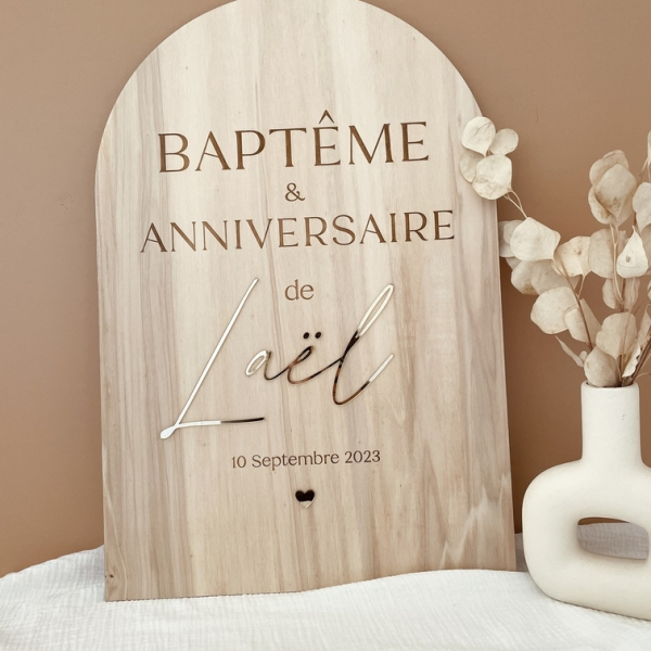 Panneau d'accueil en bois personnalisé style minimaliste, prénom plexiglas