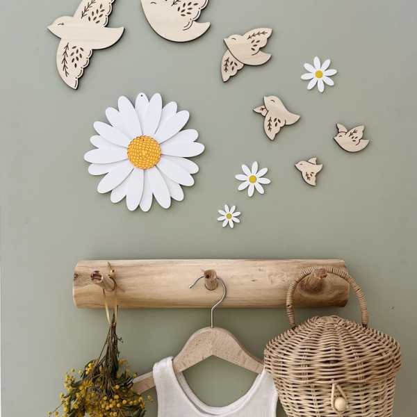 Envolée d'oiseaux en bois, décoration murale originale