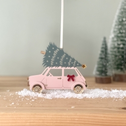 Boule de Noël originale, voiture rose et son sapin