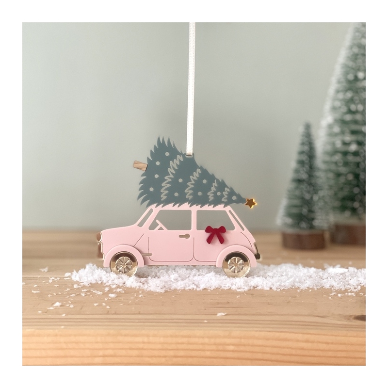 voiture miniature avec sapin , idée déco de Noël .