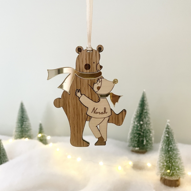 Boule de Noël personnalisée en bois, Enfant et ours - Print Your Love
