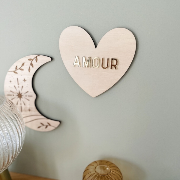 Décoration murale symbolique coeur en bois et plexiglas
