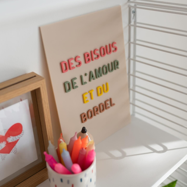 Affiche colorée et fun, message bisous amour bordel