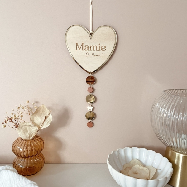 Cadeau personnalisé mamie, coeur mural