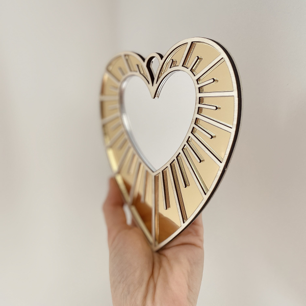 Décoration coeur ex-voto miroir