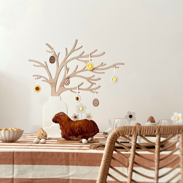 Décoration de Pâques unique : arbre intemporel en bois