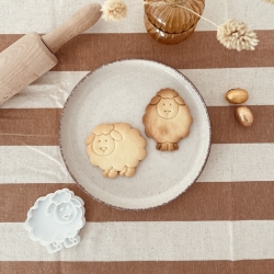 Biscuits de Pâques en forme de mouton, emporte-pièces