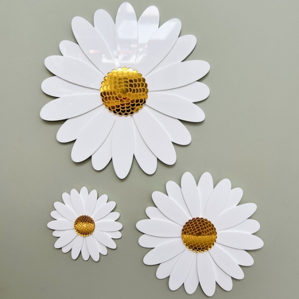 Décoration murale printanière, marguerites en plexiglas à accrocher
