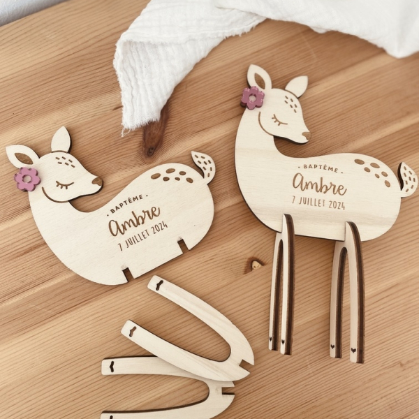Faire-part baptême original, biche en bois