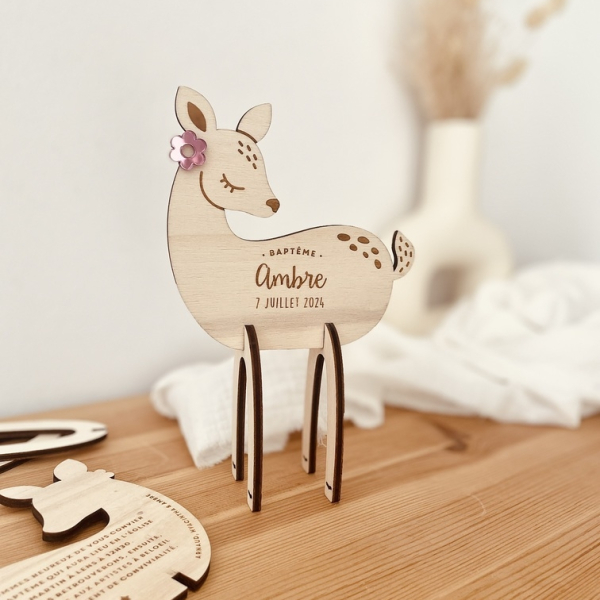 Faire-part baptême original thème forêt biche en bois