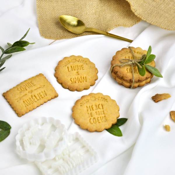 Biscuits personnalisés avec prénoms emporte-pièce mariage bohème