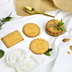 Biscuits personnalisés avec prénoms emporte-pièce mariage bohème