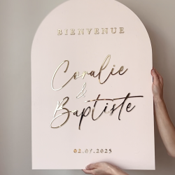 Joli panneau de bienvenue mariage rose poudré et miroir champagne
