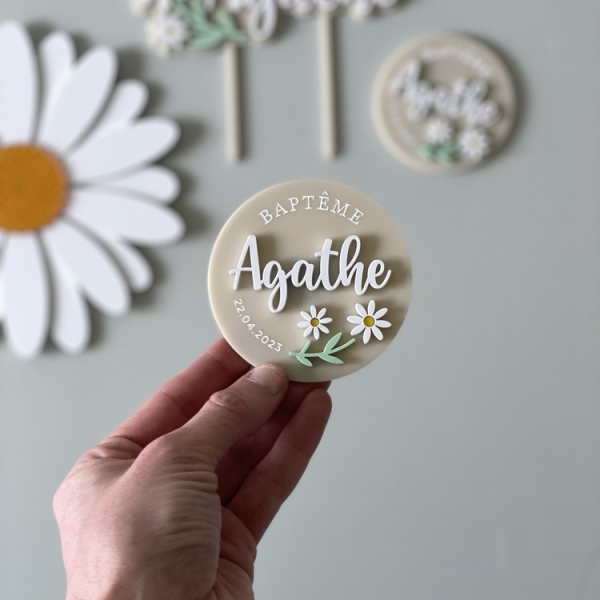 Magnet en plexiglas marguerite, cadeaux d'invités baptême