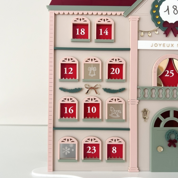 Calendrier de l'Avent en plexiglas, Le Grand hôtel mini monde