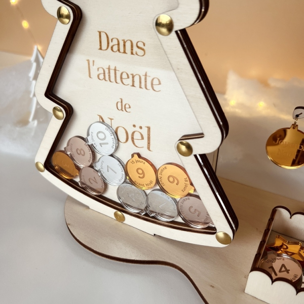 Calendrier de l'avant Noël en bois avec pochon cadeau