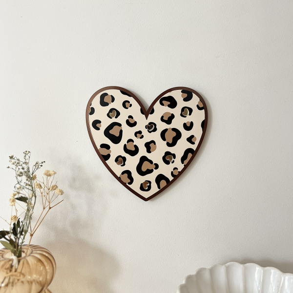 Décoration joli coeur motif léopard, décoration maison tendance