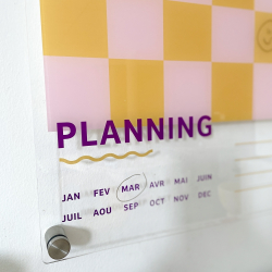 Planning en plexiglas coloré style pop, planificateur emploi du temps famille