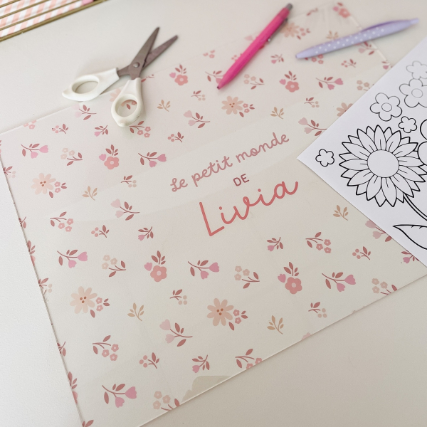 Sous-main enfant à personnaliser, fourniture de bureau fleuris
