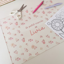 Sous-main enfant à personnaliser, fourniture de bureau fleuris