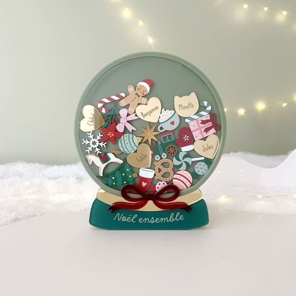 Décoration de Noël unique famille, Boule à neige colorée