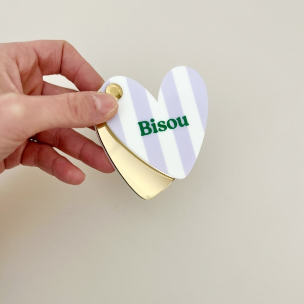 Cadeau original et utile, miroir de poche Bisou 